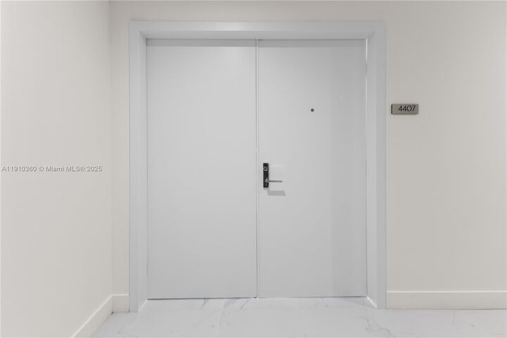 Property Photo: 700 NE 24th St 4407 FL 33137