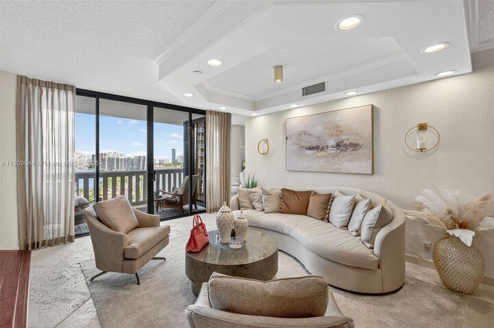 Property Photo:  3000 Island Blvd 1904  FL 33160 