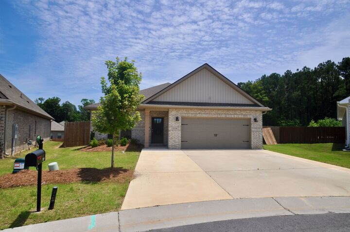 Property Photo: 1834 Loebner Ln SE AL 35055