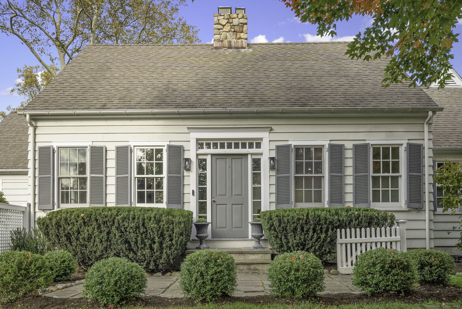Property Photo:  1 Flicker Lane  CT 06853 