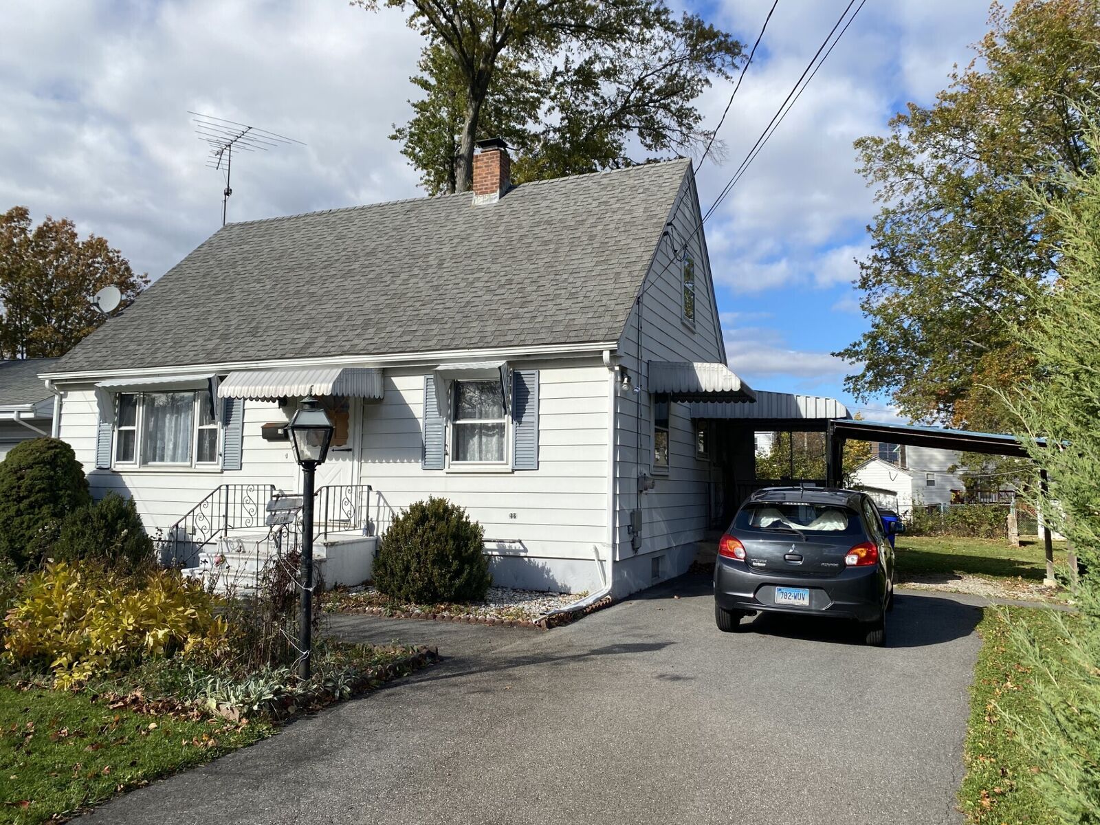 Property Photo:  70 Stillman Road  CT 06109 