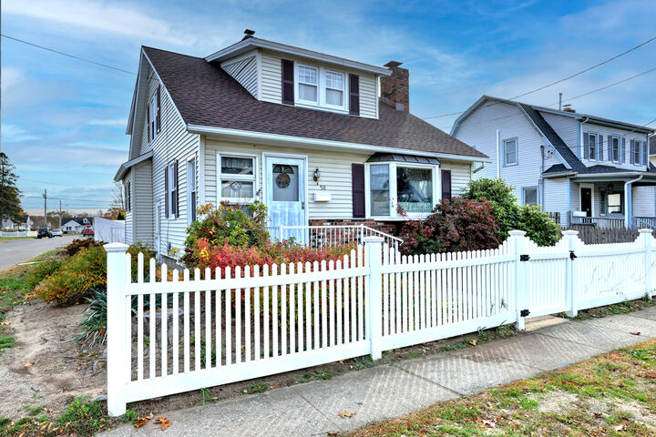 Property Photo:  58 Berkeley Terrace  CT 06460 