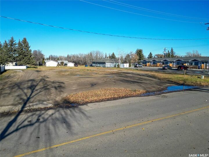 Property Photo:  1460 7th Street E  SK S6V 0R4 