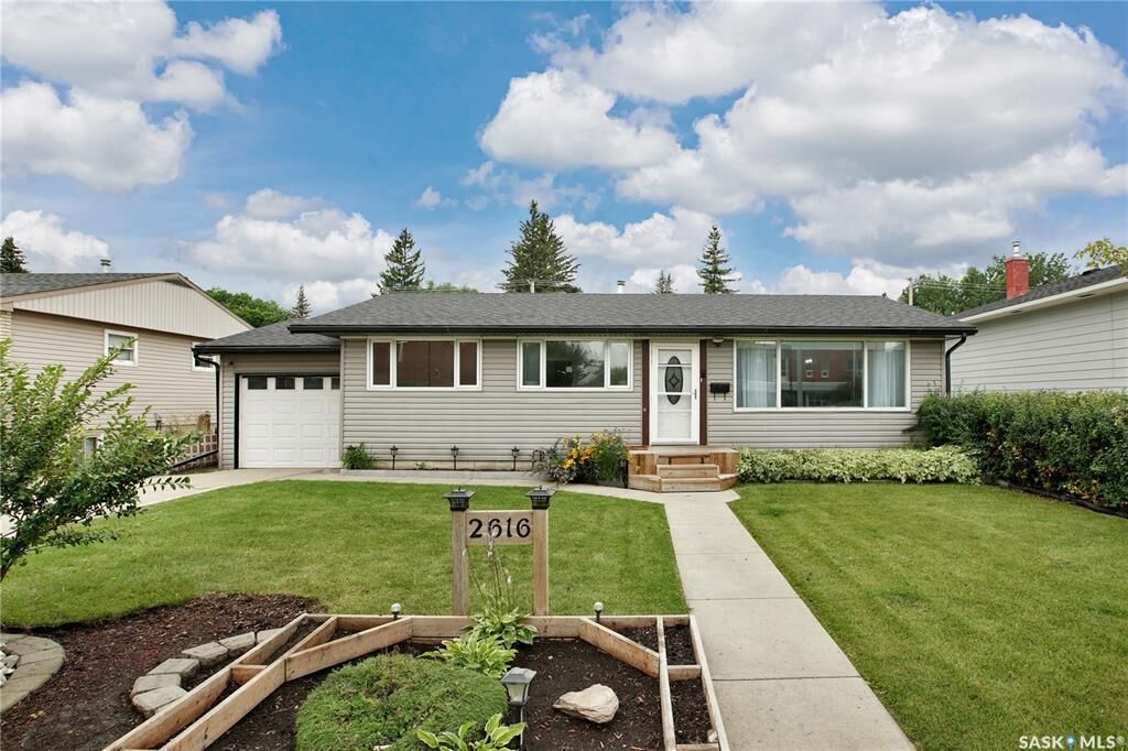 Property Photo: 2616 Clarence Avenue S SK S7J 1M6