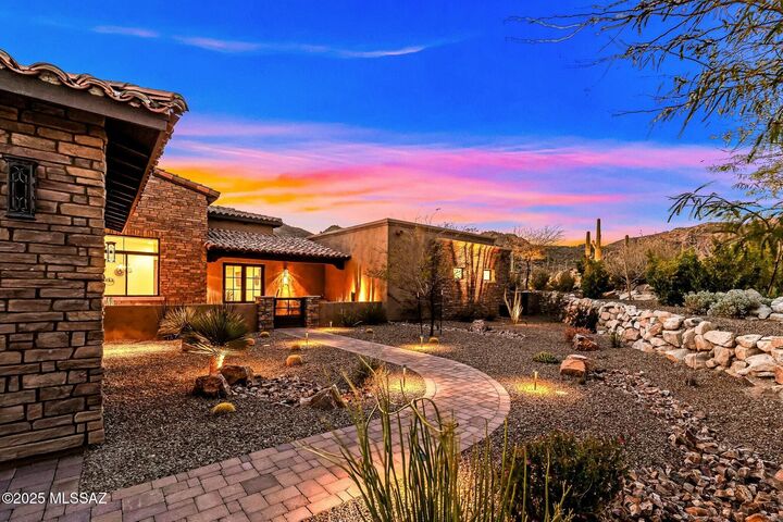 Property Photo: 14623 N Shaded Stone Place AZ 85755