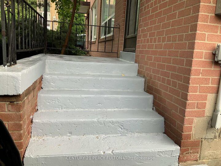 Property Photo:  22 Mill Street Main  ON L3P 1K9 