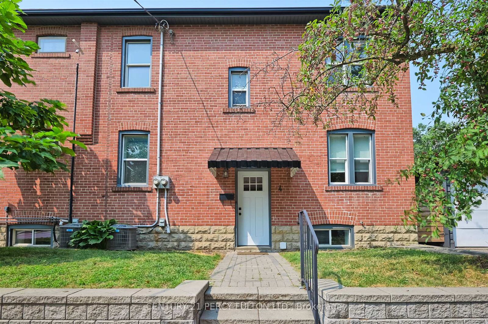 Property Photo:  4 Westholme Avenue Upper  ON M6P 3B8 