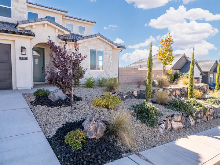 Property Photo:  1506 E Toliman Way  UT 84780 