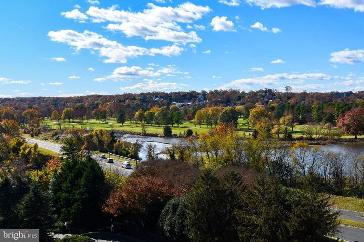 Property Photo:  1250 S Washington Street 816  VA 22314 