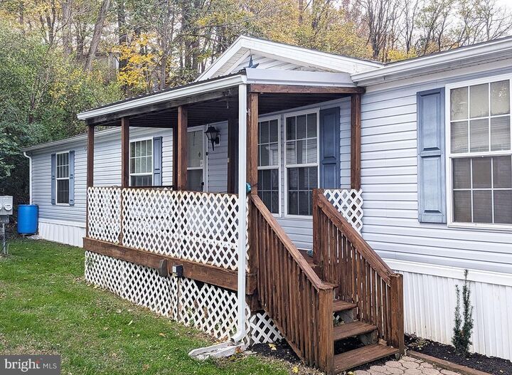 Property Photo:  43 Parkview Heights Road  PA 17522 