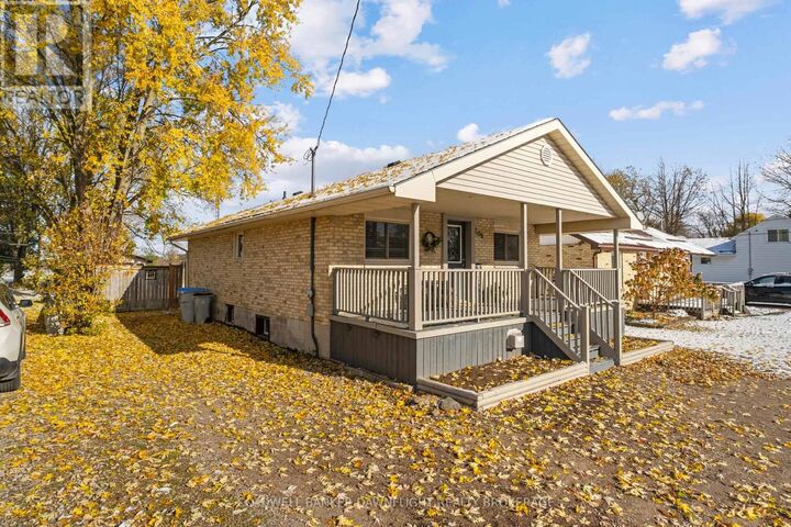 Property Photo: 208 Victoria Avenue East ON N0M 1M0