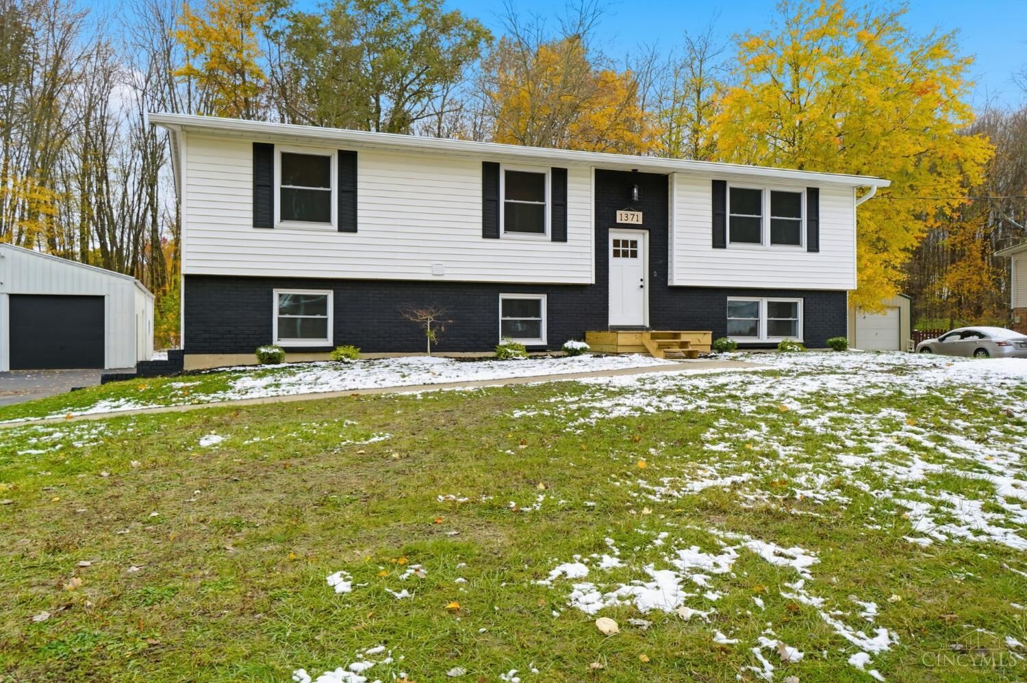 Property Photo:  1371 Finch Lane  OH 45150 