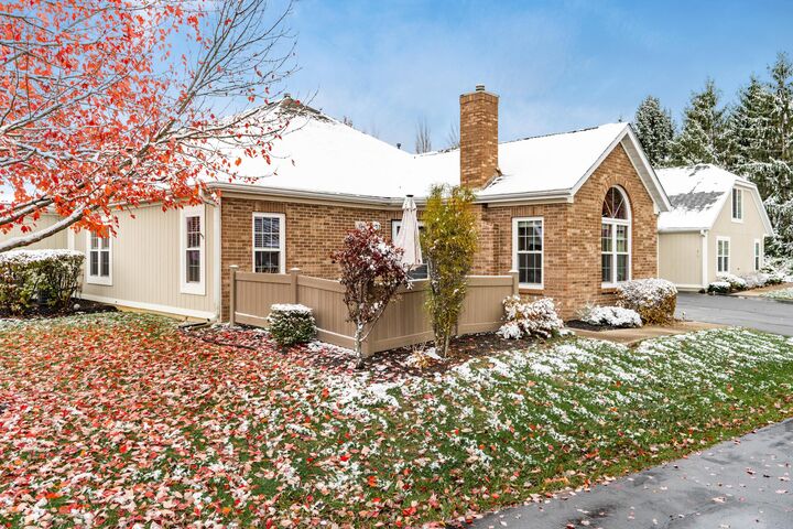 Property Photo:  819 Windward Way  OH 43230 