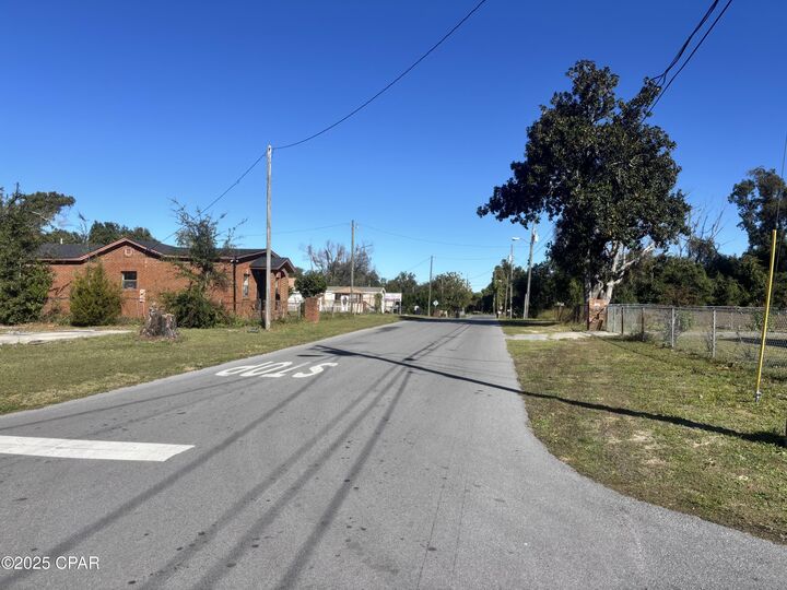 Property Photo: 151 Harlem Avenue FL 32401