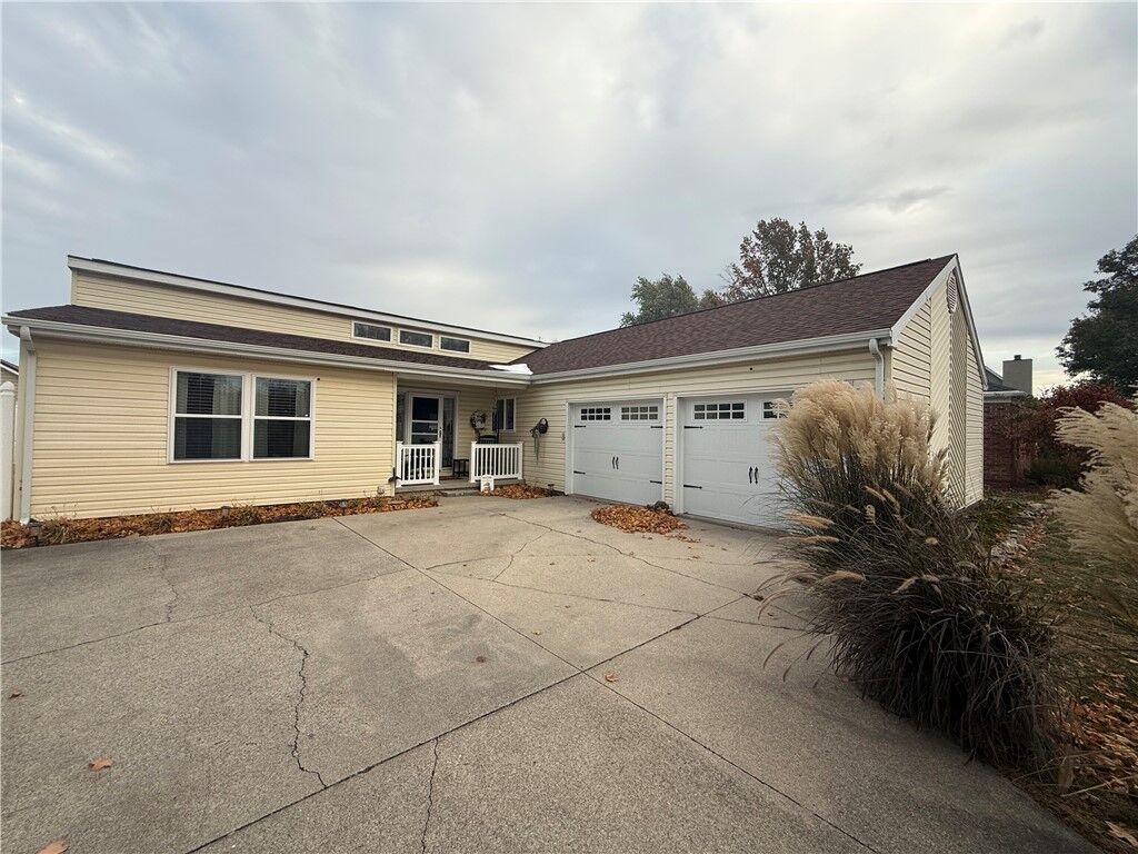 Property Photo: 105 Surrey Lane IL 61911