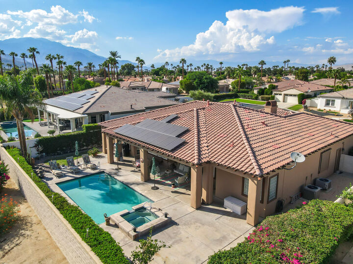 Property Photo: 17 Corte Del Sol CA 92270