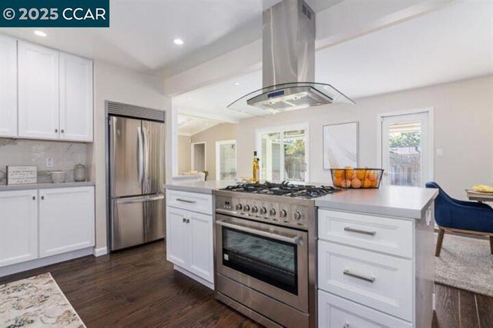 Property Photo:  7 El Corte  CA 94563 