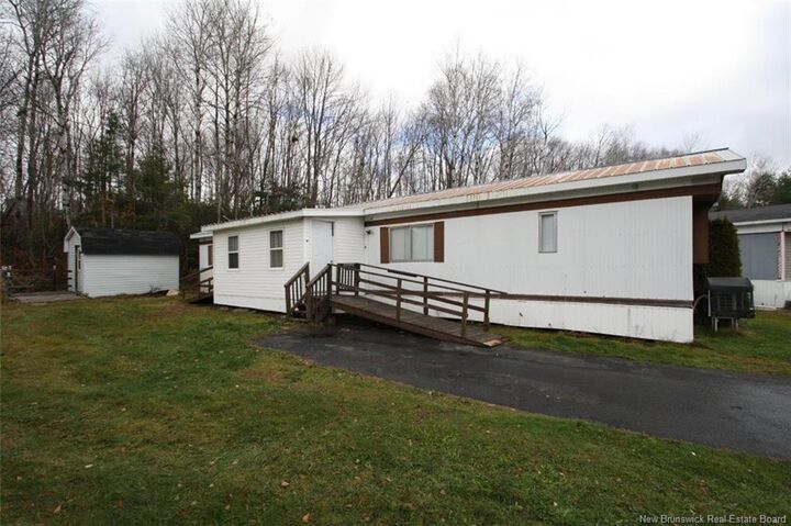 22 Greystone Court  Fredericton NB E3B 6R5 photo