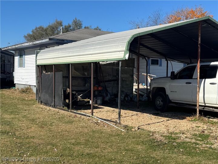 Property Photo: 206 N Old Wire Road AR 72745