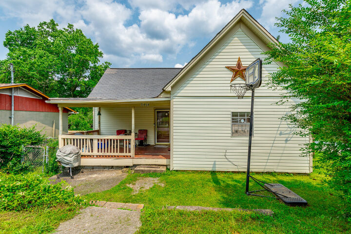 Property Photo:  5405 Saint Elmo Avenue  TN 37409 