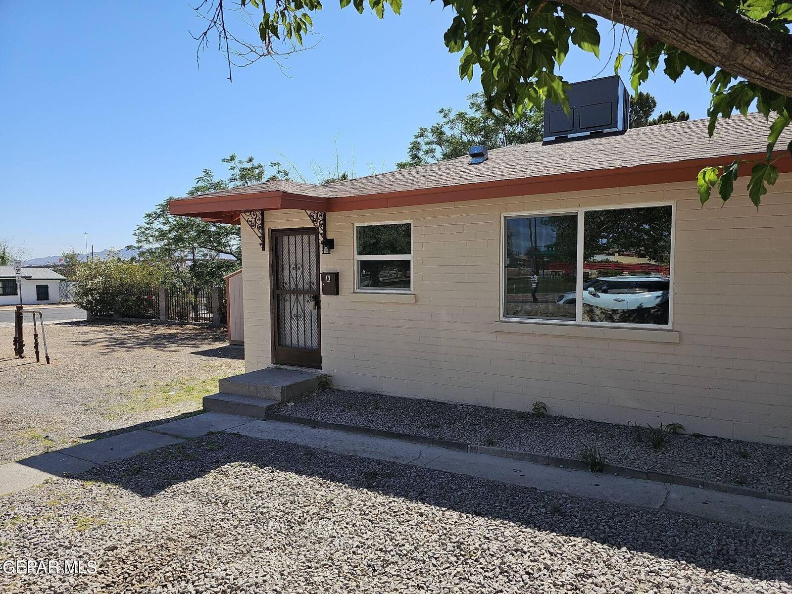 Property Photo:  4433 E Yandell Drive A  TX 79903 