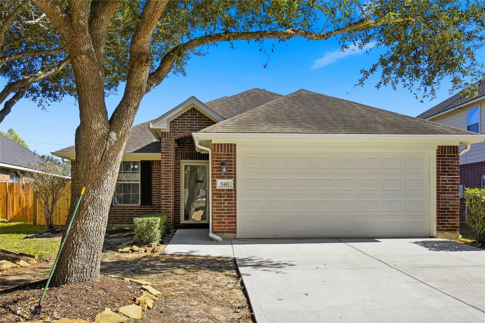 Property Photo: 5417 Summer Spring Lane TX 77583