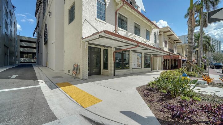 Property Photo: 33 S Palm Avenue 803 FL 34236