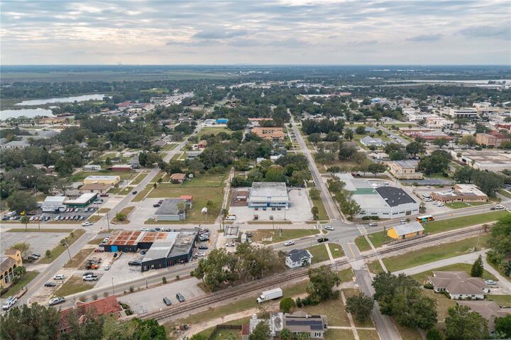 Property Photo:  200 S Scenic Highway  FL 33853 