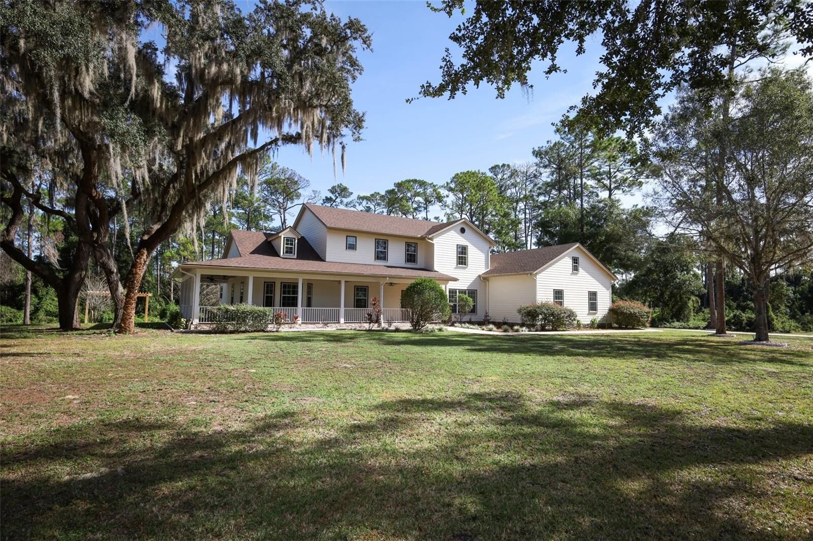Property Photo:  27012 Grand Oak Lane  FL 32778 