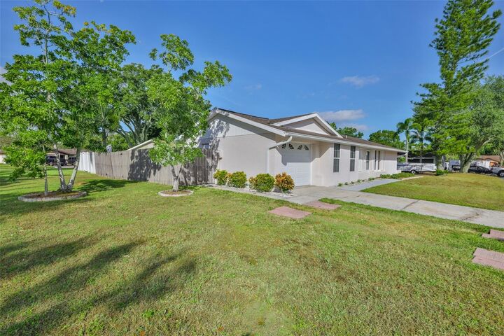 Property Photo:  6580 Channelside Terrace N  FL 33781 