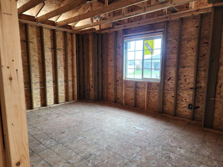 Property Photo: 905 Surrey Ave ND 58785