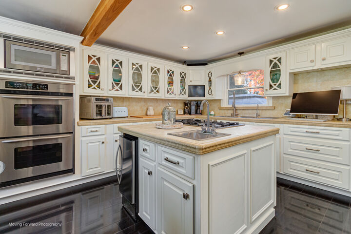 Property Photo: 11333 Hiawatha Lane IL 60525