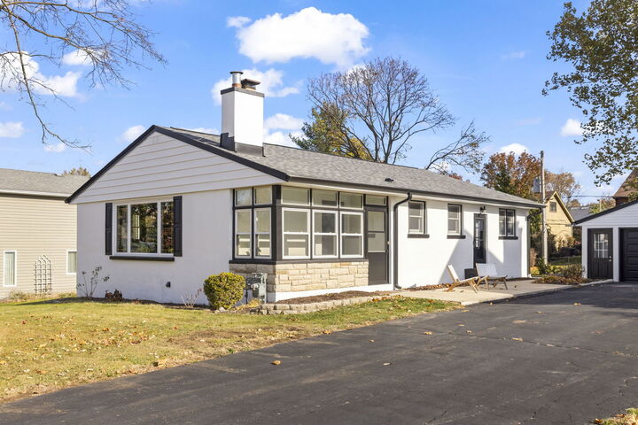 Property Photo:  521 Lindley Avenue  IL 60559 