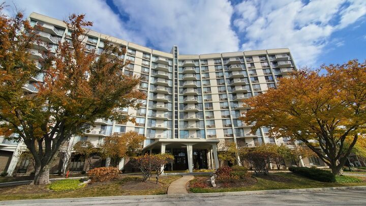 20 N Tower Road 6J  Oak Brook IL 60523 photo