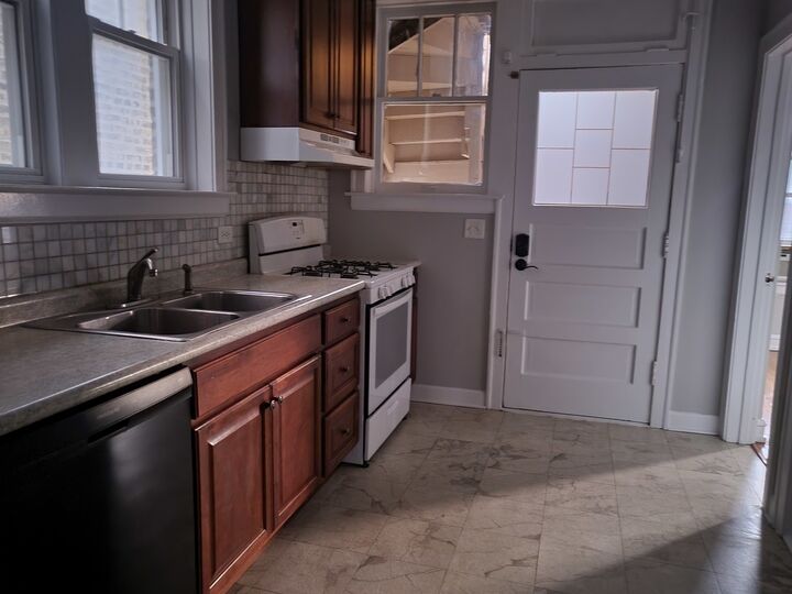 Property Photo: 4831 Lee Street IL 60077