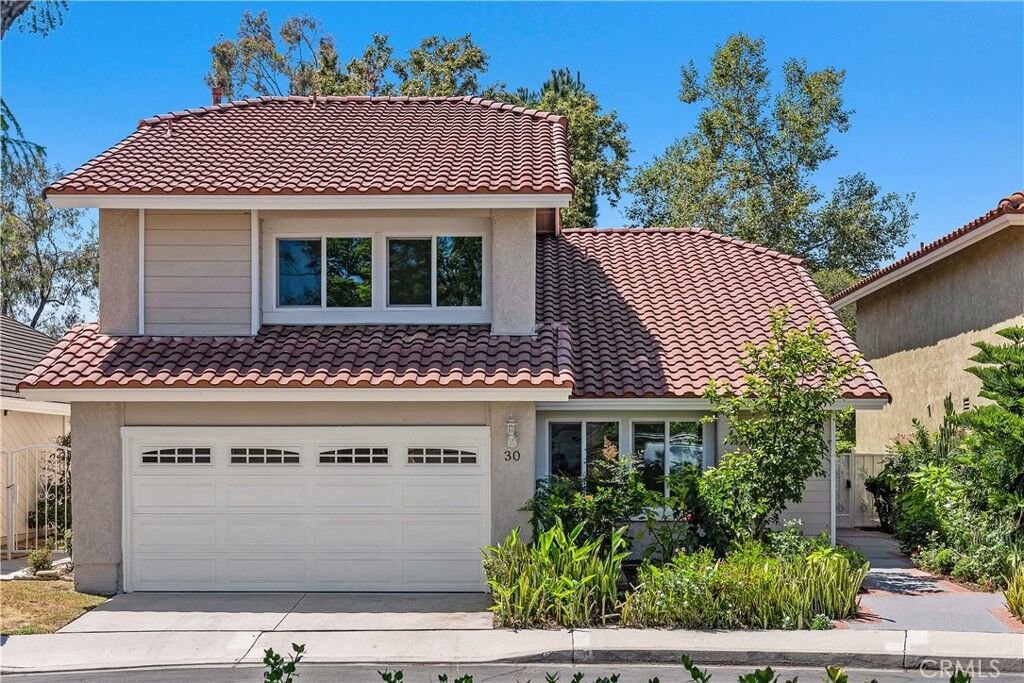 Property Photo: 30 Entrada W CA 92620