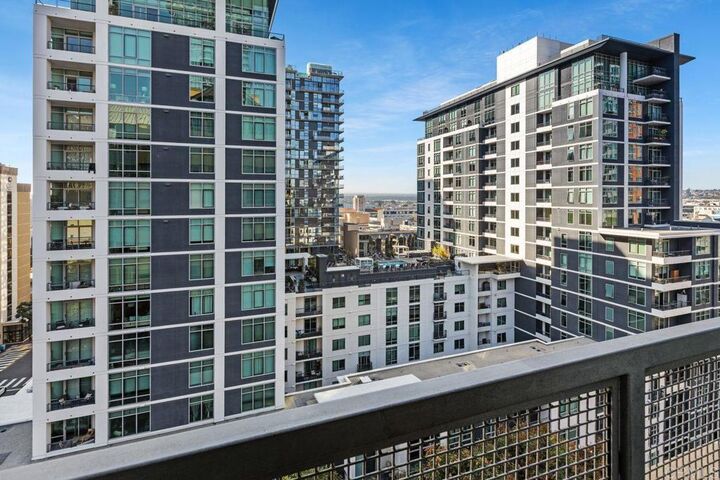 Property Photo: 350 W Ash 905 CA 92101