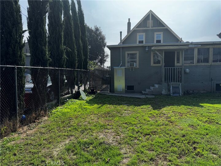 Property Photo: 1419 E 61st Street E CA 90001