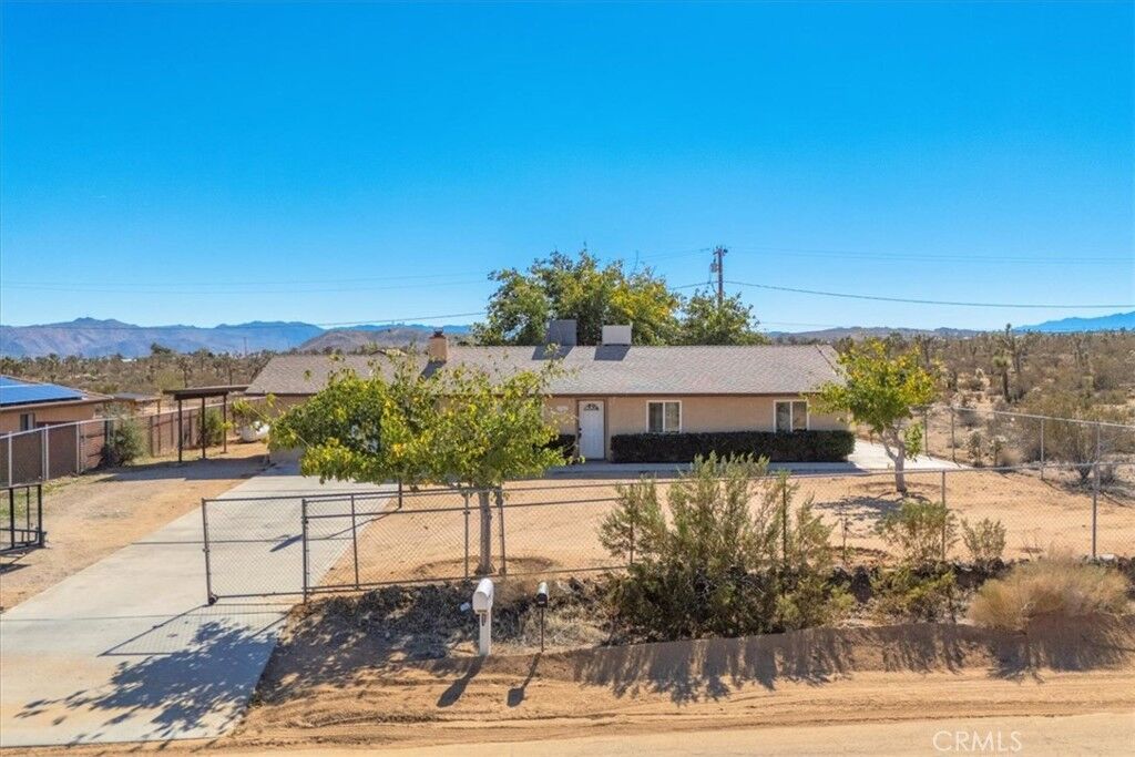 Property Photo: 58169 Canterbury CA 92284