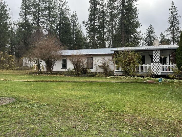 Property Photo: 21018 N Austin Rd WA 99005