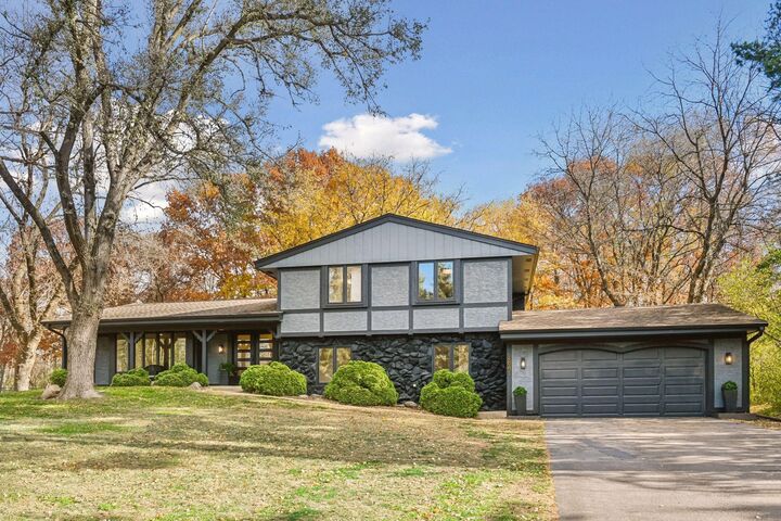 2841 Mayfield Road  Wayzata MN 55391 photo