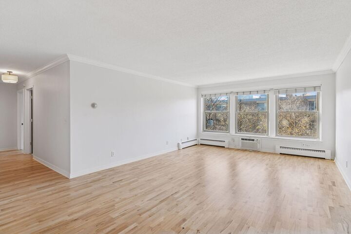 Property Photo:  821 Douglas Avenue 304  MN 55403 