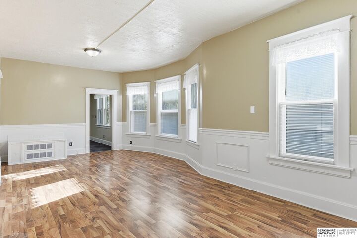 Property Photo: 1457 S 12 Street NE 68108