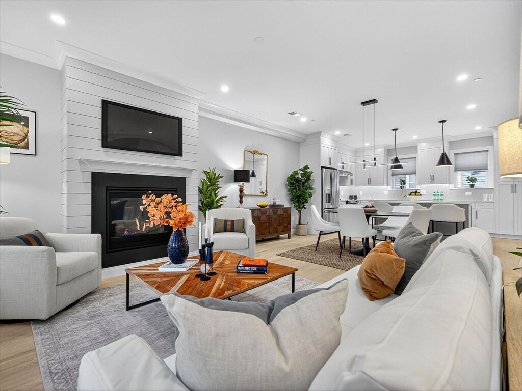 Property Photo:  175 School St 2  MA 02130 