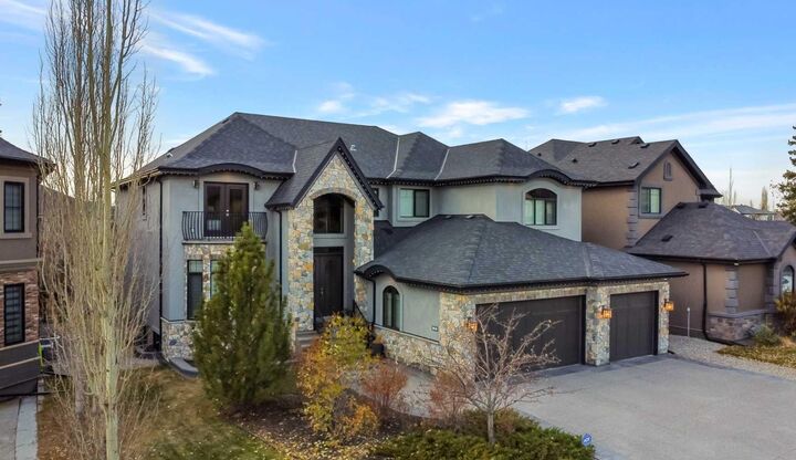 Property Photo: 32 Aspen Ridge Manor SW AB T3H 0T4