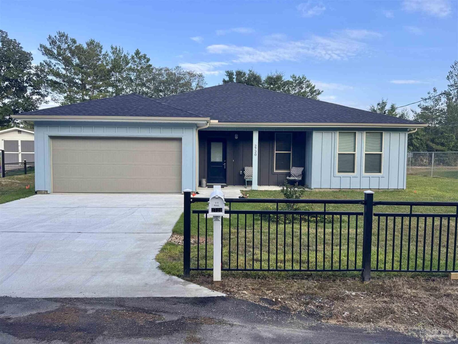 Property Photo:  2720 Jewell Rd  FL 32566 