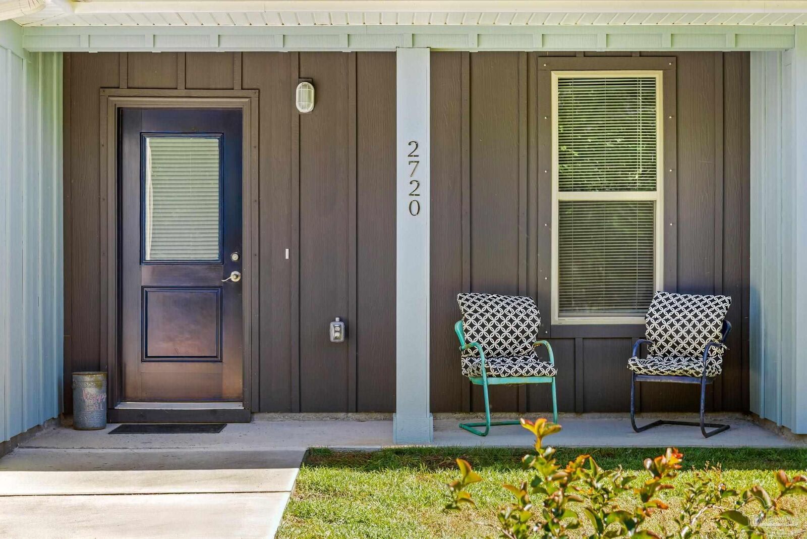 Property Photo:  2720 Jewell Rd  FL 32566 