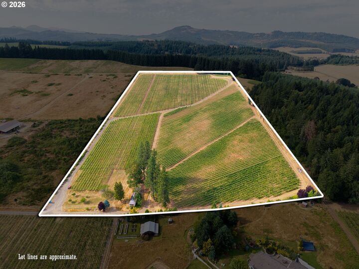 Property Photo: 25219 High Pass Rd OR 97448