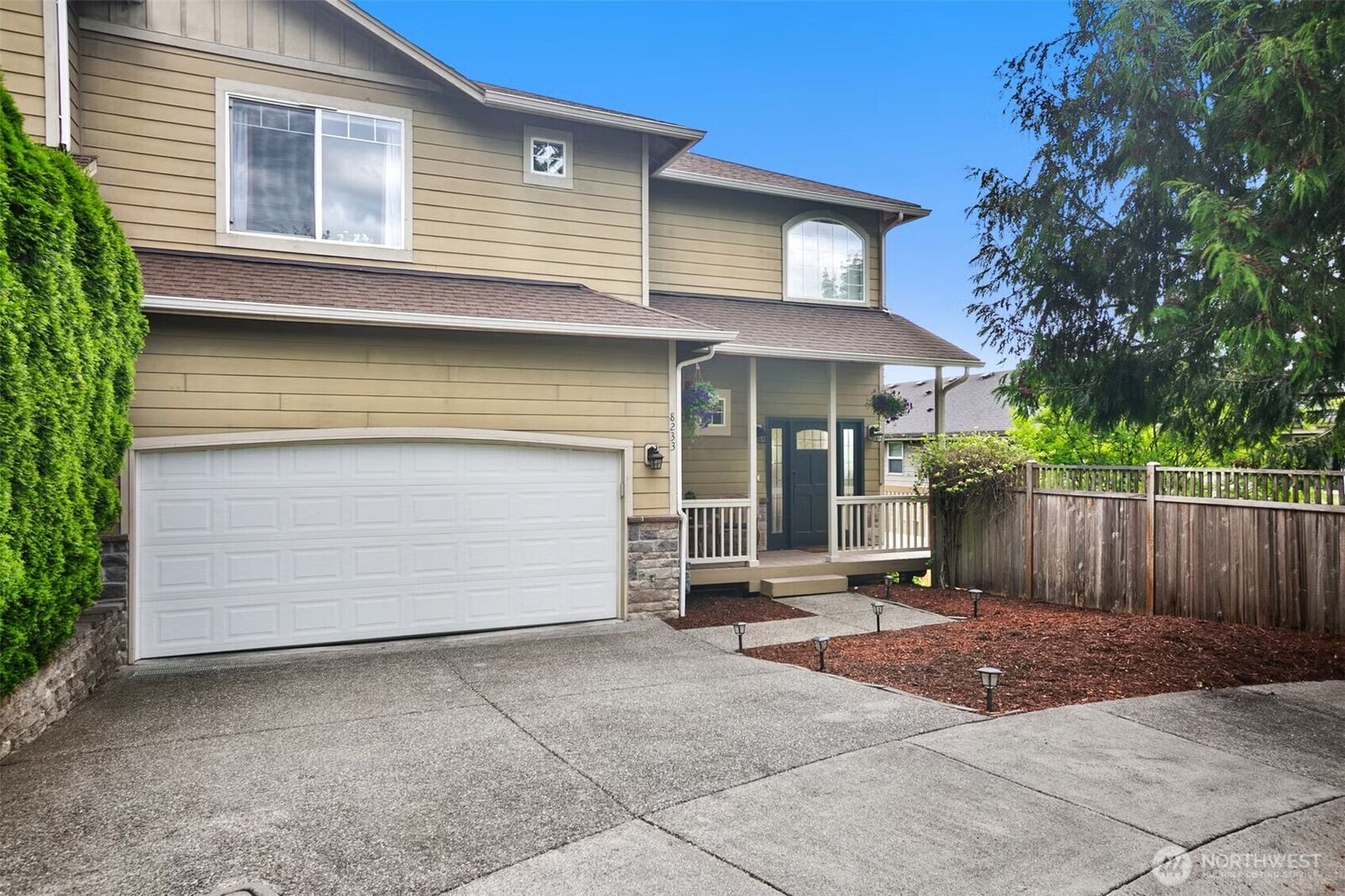 Property Photo: 8233 NE 163rd Place WA 98028