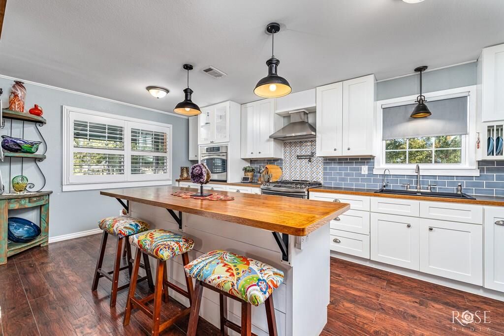 Property Photo: 167 Las Lomas Dr TX 76904